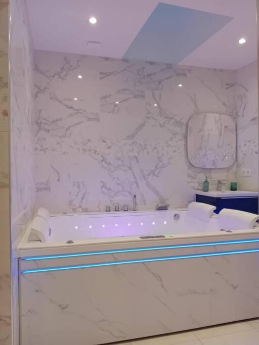 Maison Avec Jacuzzi - Louvres Proche Roissy Cdg - Paris Екстериор снимка